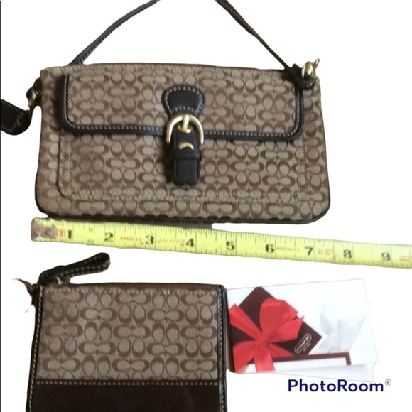 Coach Brown Signature Wristlet With Card Holder/coin Purse Also Come With Dust - Picture 2 of 9